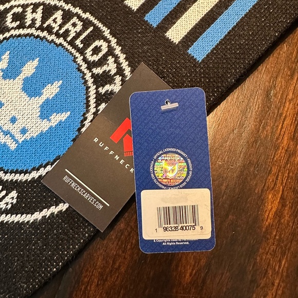 NEW! Charlotte FC Scarf Ruffneck - Picture 3 of 6